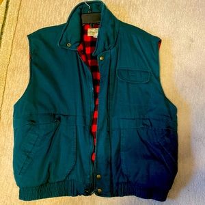 GreatLand size large green thick vest jacket.